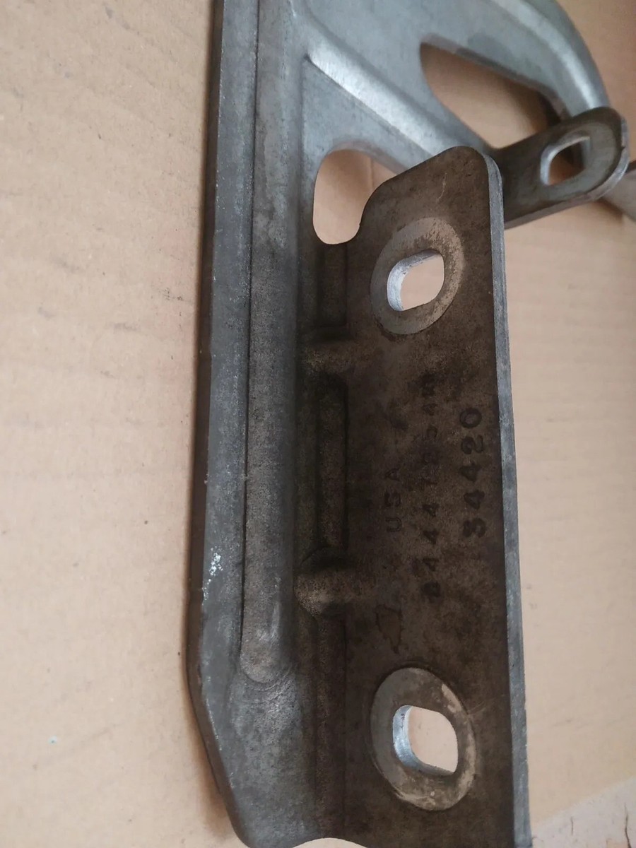 Genuine GM F Bracket Part# USA 84447254 RH - 34420 | eBay