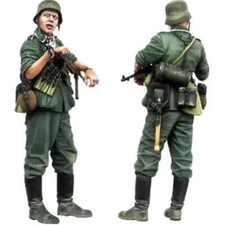 1/35 Resin Figure Model Kit WWII German Infantryman Unassambled Unpainted