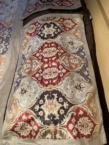 Double Silk And Velour Bedspread With Matching Pillow Cases And Cushion Covers - Picture 8 of 9