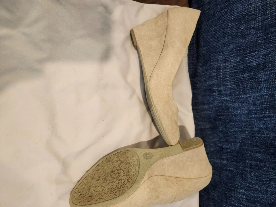 MERONA TAN WEDGE HEELS DRESS SUEDE SHOES - Image 2 of 2