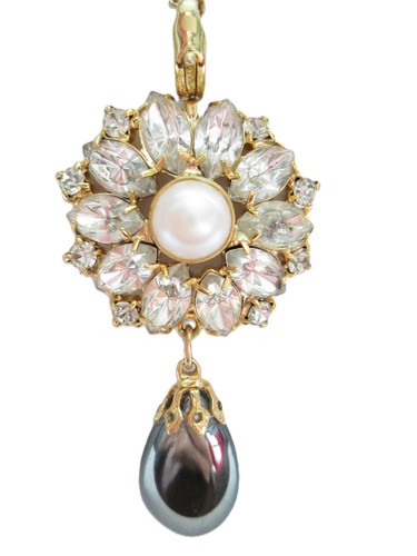 Hobe Signed Teardrop Pendant Necklace - Picture 3 of 7