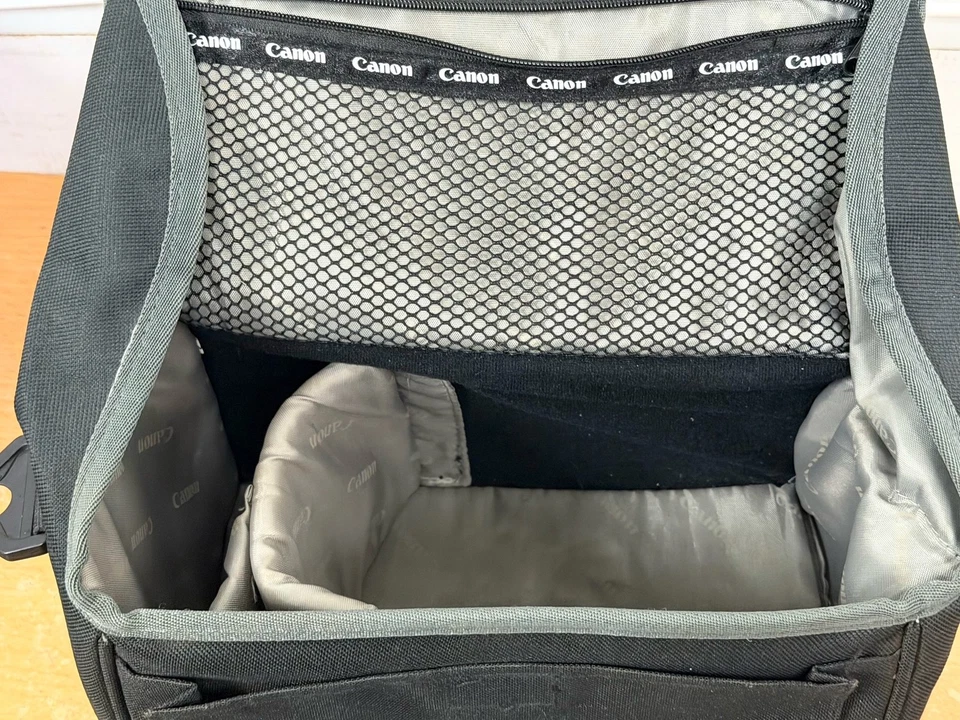 Canon Camera Bag Black Polyester Padded Adjustable Strap Compact Case - Image 2 of 4