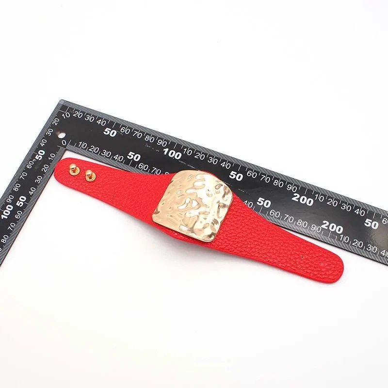 Pulsera ancha de cuero rojo para hombre clásica ajustable joyería en capas Foto 3 de 4