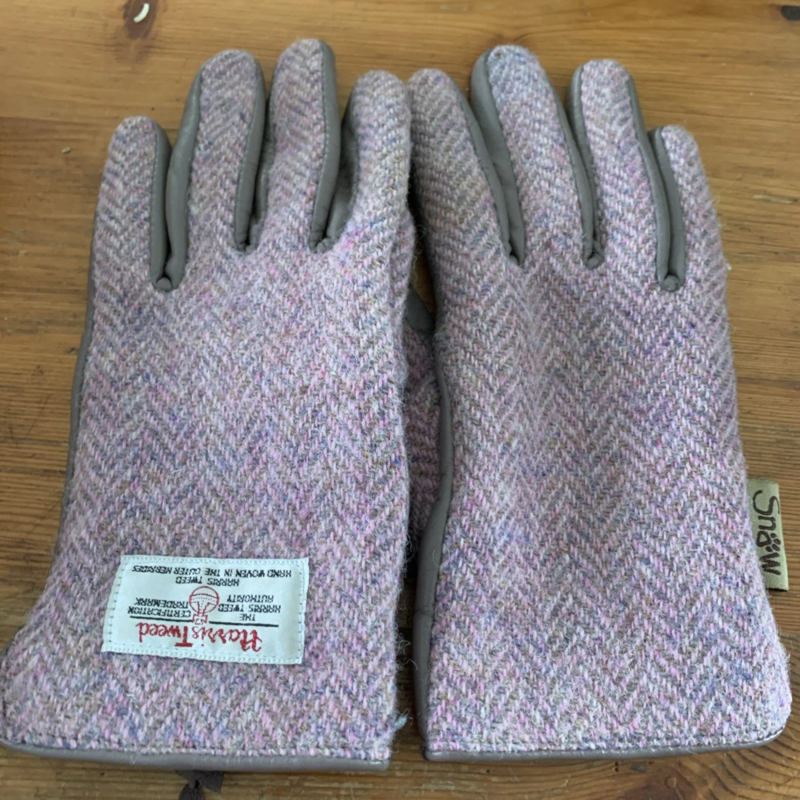 Ladies Harrison Tweed pink /grey Small Gloves Snow