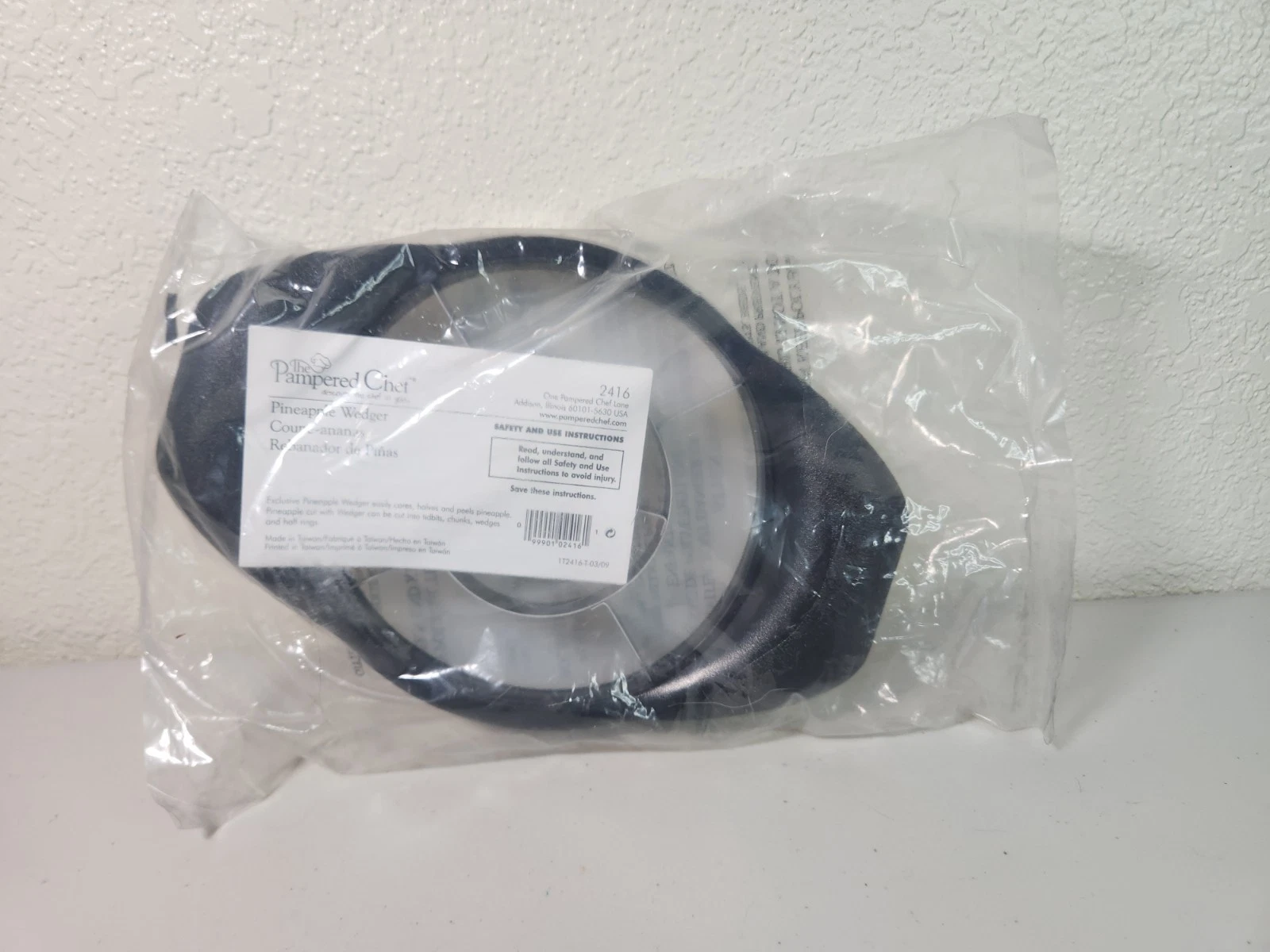 Pampered Chef Pineapple Wedger Corer Slicer With Protective Cover #2416 NEW