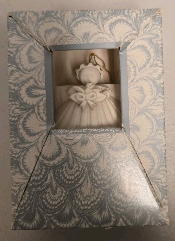 Vintage Margaret Furlong 1987 Bouquet Angel