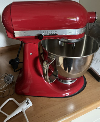 KitchenAid Artisan Küchenmaschine rot 300W 4,8L Edelstahlschüssel Zubehör