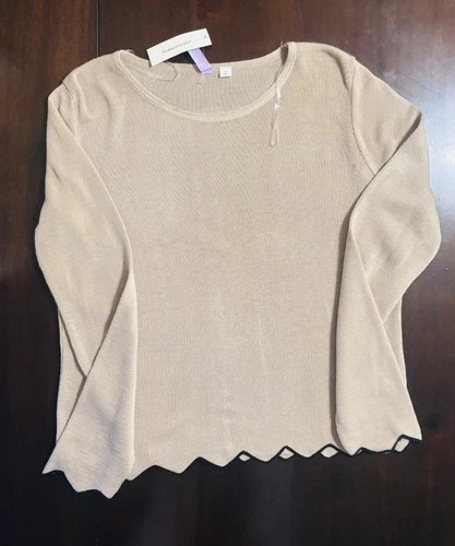 Francesca's Alga Women's Small Beige Knit Long Sleeve Scallop Hem Top NWT USA - product listing photo