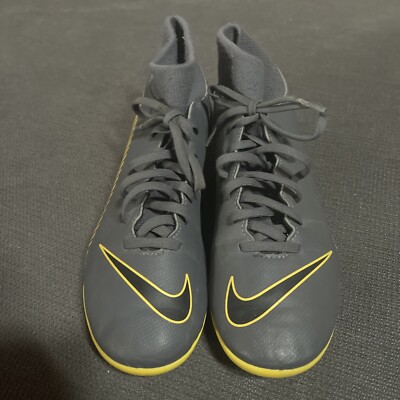 grey and yellow mercurials