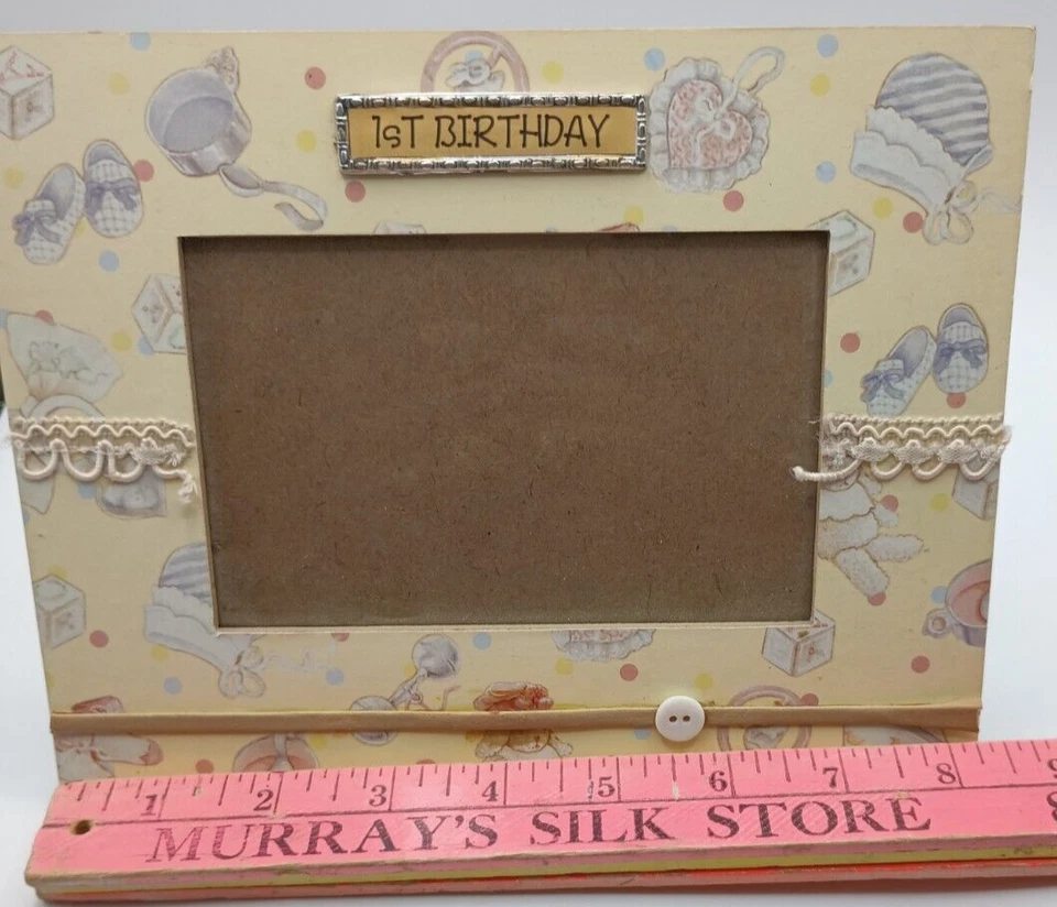 Marco de fotos del primer cumpleaños del bebé amarillo pastel adorno de encaje infantil sin marca 3,5 Foto 2 de 4