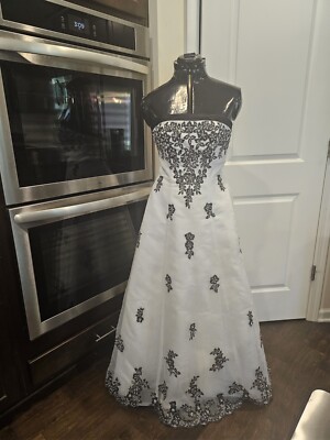Davids Bridal Black And White Sequin Pearl Beaded Lace Strapless Wedding  Dress 6 | eBay