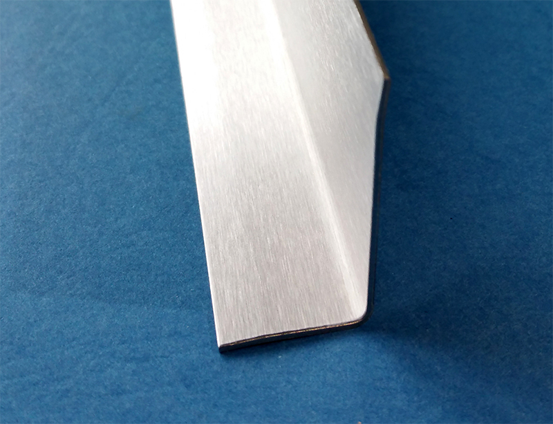 Sockelblende Pro 120mm Edelstahl gebürstet 1 Meter