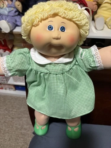 Cabbagepatch 1985 UT From Taiwan Blonde and Blue Hm1 Smoke Free Minty Condition