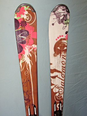 ミッドスキー3点セット 141cm Salomon Le Ciel 141　Salomon 607　Kissmark TEQUILA-FREE レディース サロモン キスマーク 調整ビン 伸縮ポール ☆ PayPay(ペイペイ)決済可能 ☆ 札幌市 清田区 平岡 L47420800_1_VIR_QSTX.png?v=