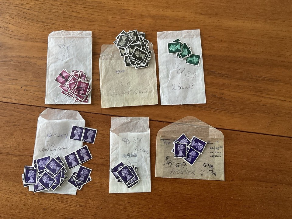 Large Bundle Of Uk Pre Decimal Machin Stamps Different Phosphor And ...