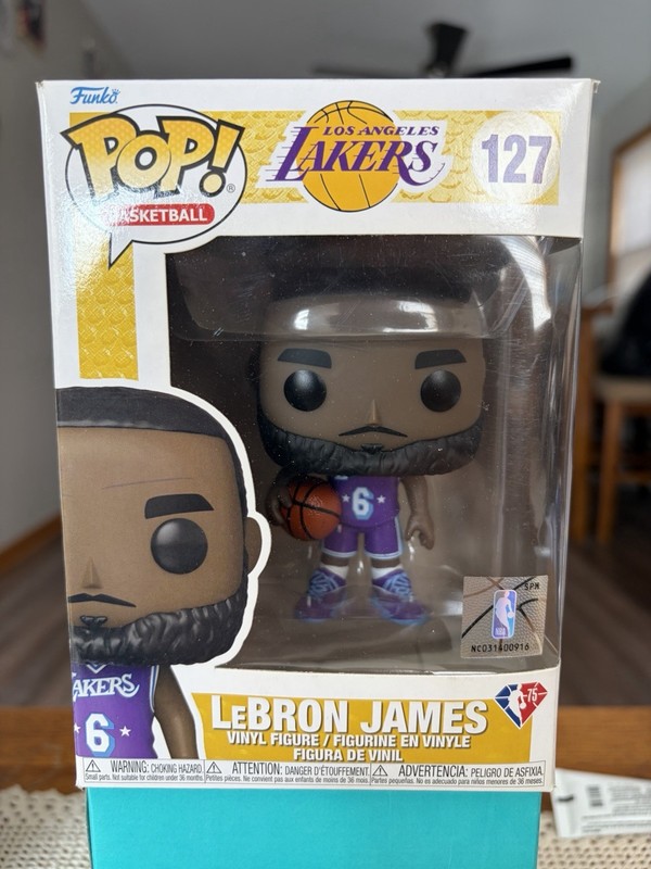 Funko Pop! NBA Basketball Lakers LeBron James #127 Vaulted MIB
