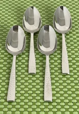 Mikasa OLIVER Stainless 4 Place/Oval Soup Spoons 18/10 Satin Hammered Flat Tip