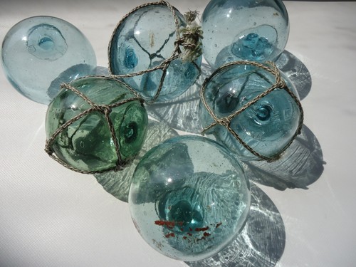 Vintage Japanese Glass Fishing Floats 6pcs Set – Net & Plain Nautical Decor
