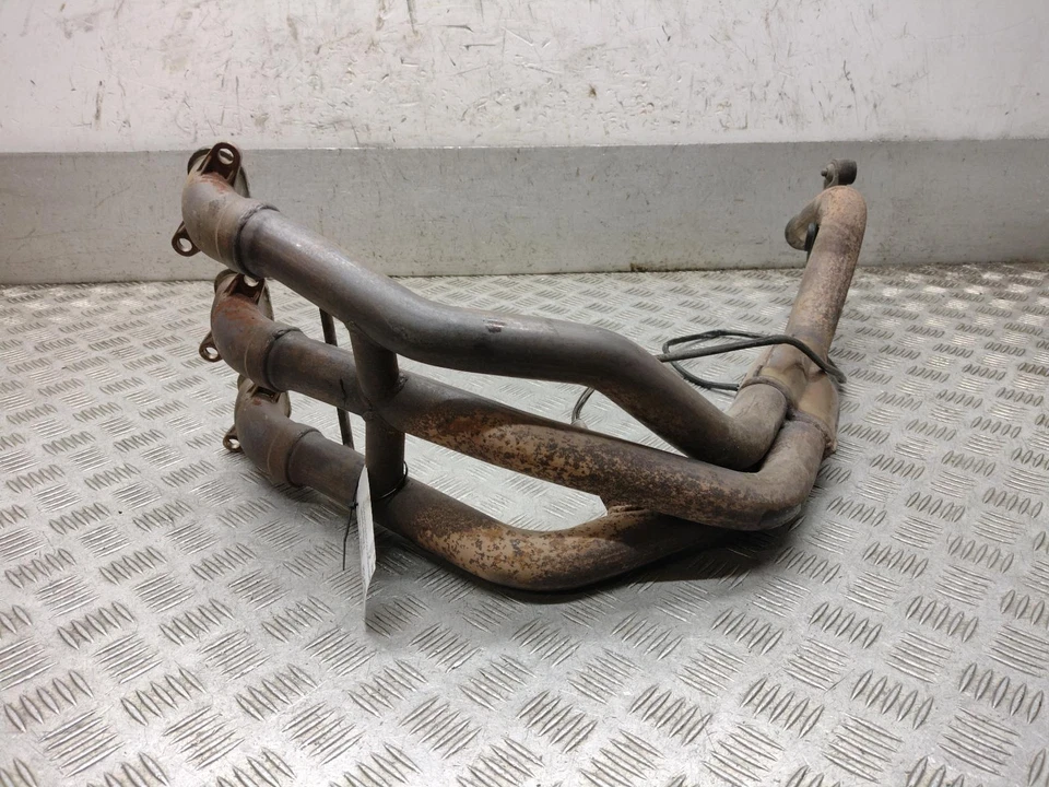 Triumph Sprint ST 955I 2004 tubos de escape Foto 4 de 4