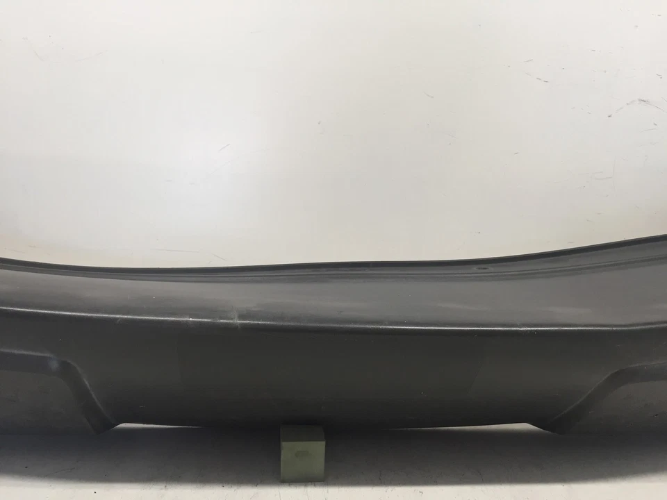 Cubierta de parachoques trasero Saturn Vue 2002-2005 22691601 OEM Foto 3 de 4