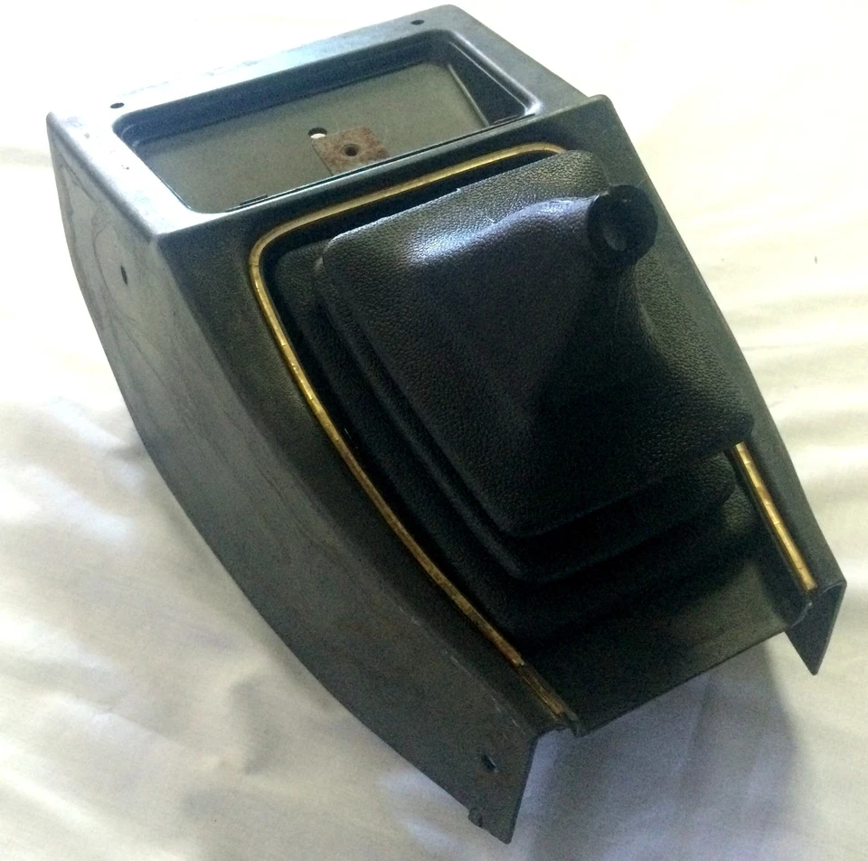 MAZDA RX3 10A 12A SEDAN COUPE MANUAL GEAR SHIFT CONSOLE BOOT AND STEEL BRACE - Image 4 of 4