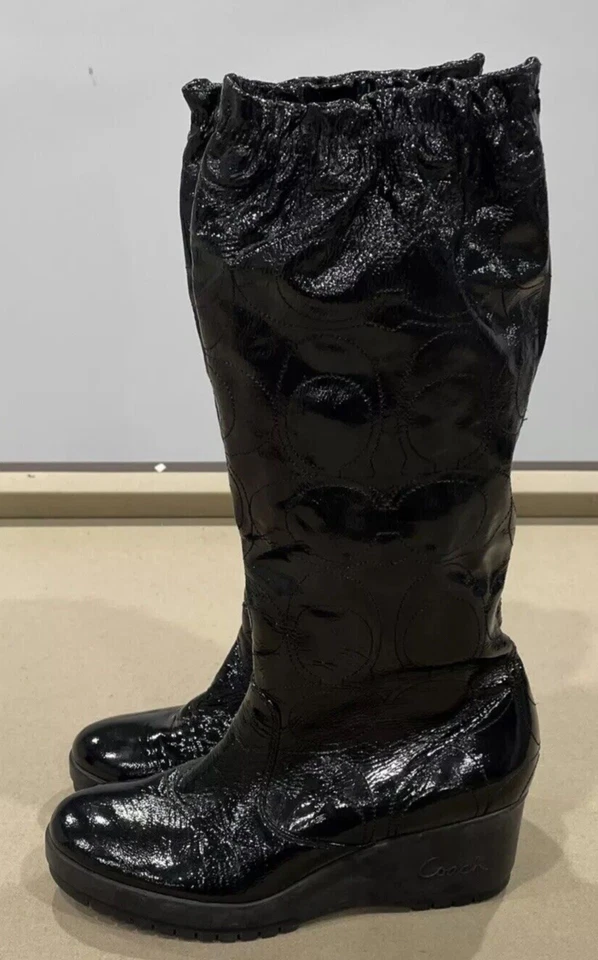 Botas negras COACH Ceejay Signature charol CCLogo costura cuña talla 9B Foto 2 de 4