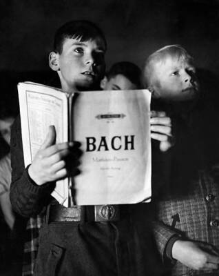 Boys' Choir During A Presentation Of 'st Matthew Passion' 1943 OLD PHOTO