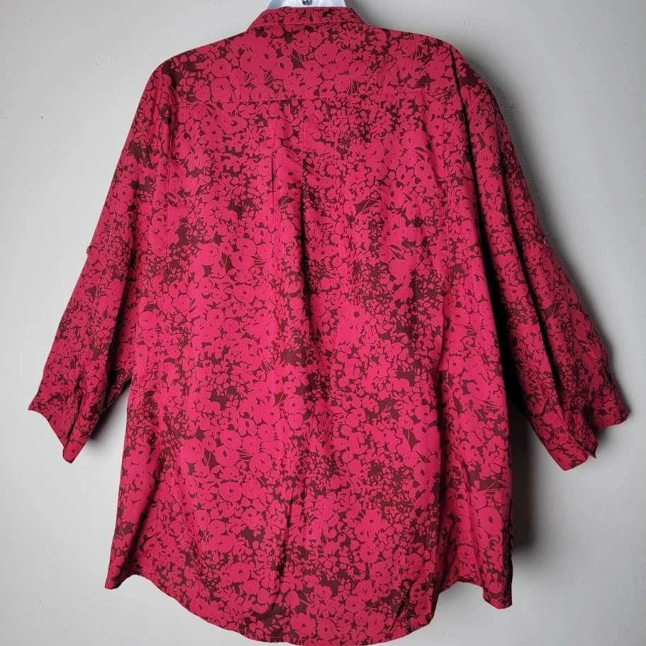 Camisa ligera Royal Robbins XXL roja negra con estampado floral frontal a presión para mujer Foto 4 de 4