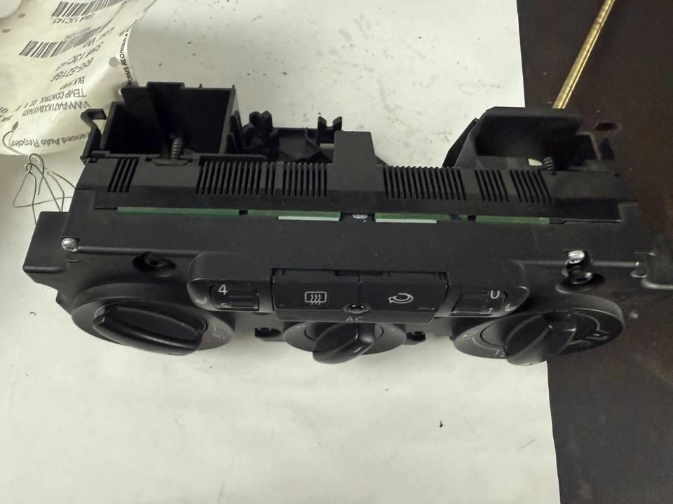 Volkswagen Rabbit GTI 2006-2009 calefacción aire acondicionado unidad de control de temperatura OEM Foto 4 de 4