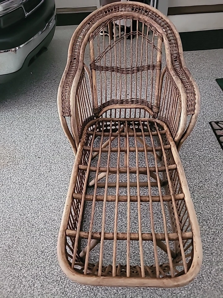 Sillón chaise de mimbre Foto 2 de 4