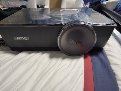BENQ SX930/ 7000 LUMENS