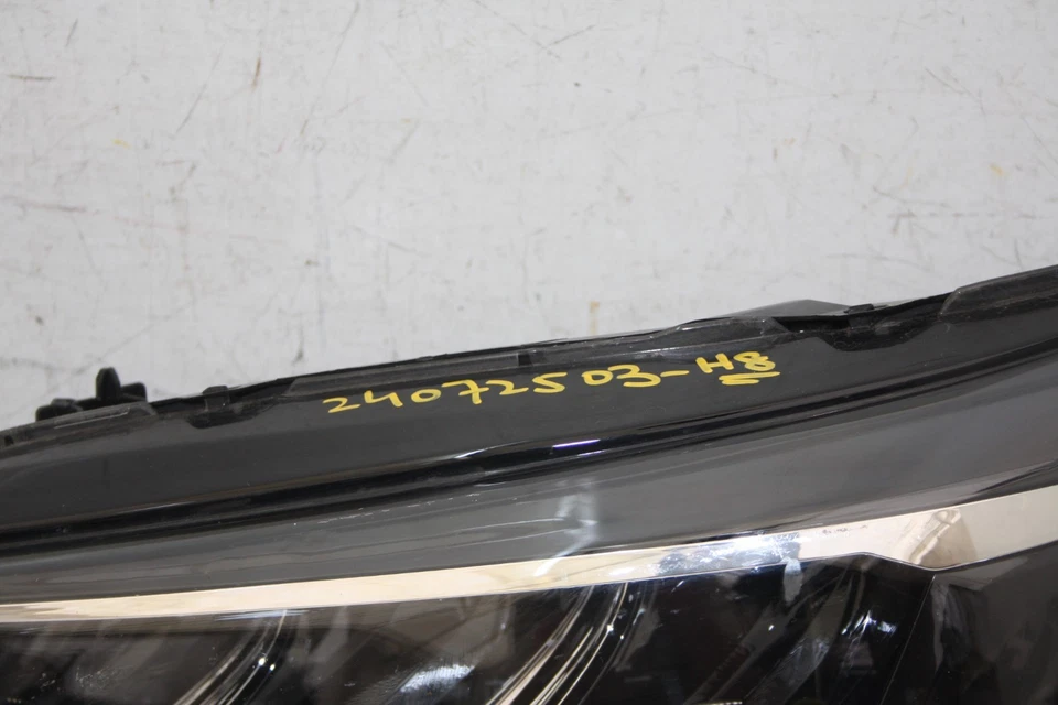 Vauxhall Corsa F Left Side LED Headlight 2020-2023 9829522880 Genuine *DAMAGED* - Image 2 of 4