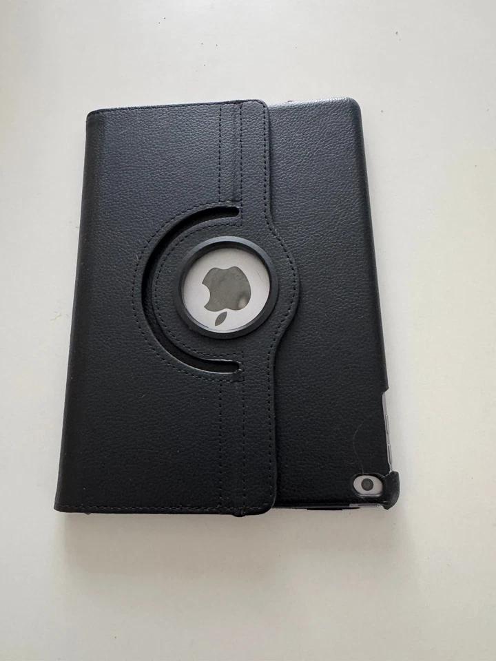 Apple iPad (5th generation) · 128GB · Cellular, photo 2 sur 2
