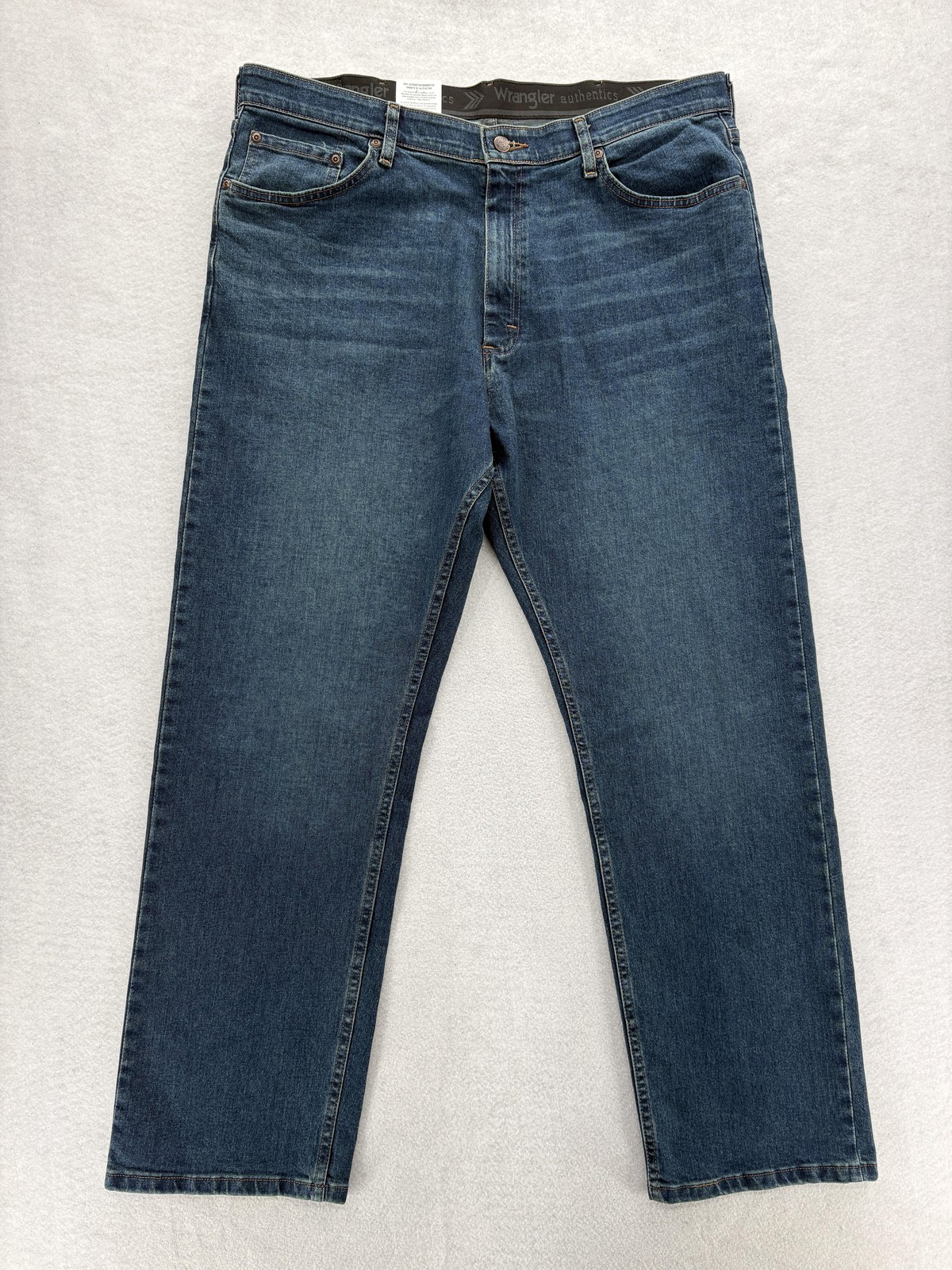 Wrangler Authentics Jeans Mens 38x30 Blue Medium Wash Straight Stretch Denim NWT