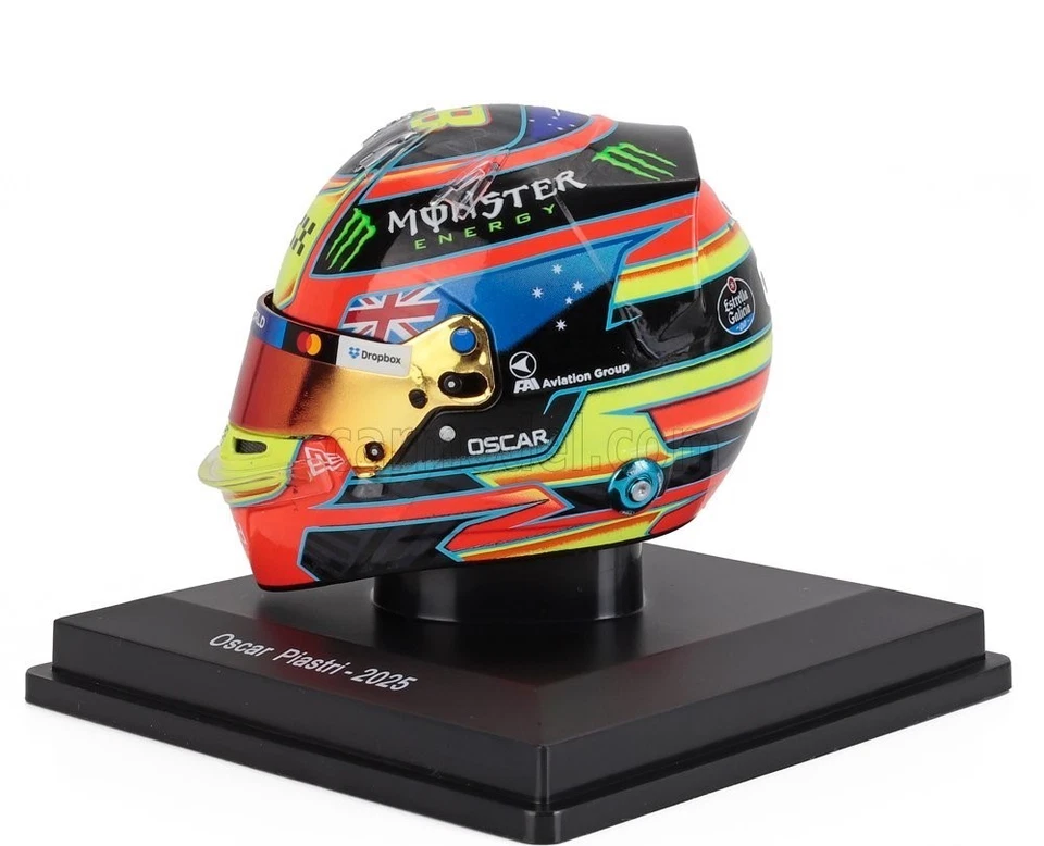 Oscar Piastri McLaren 2025 Helmet 1/5 Scale Spark - Imagen 2 de 4