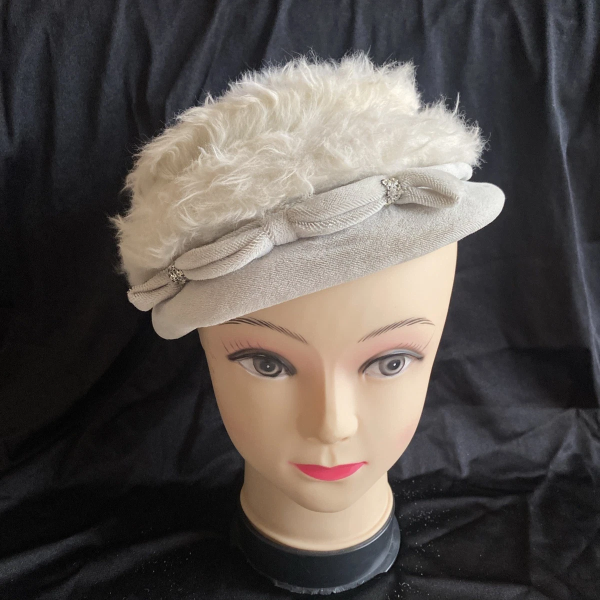 Vintage 60s evelyn varon beret Beige velour hat amber rhinestone Vintage Dark Blue Organdy and Straw Hat with Brooch, 1960s  main image 2