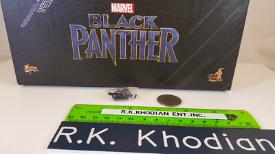 Hot Toys MMS470 Black Panther Marvel 1/6 scale action figure's 2 wrist pegs only