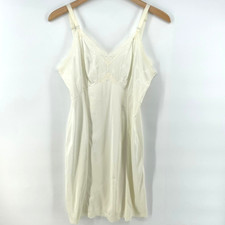 Vintage Full Slip Ivory Embroidered Flowers Lace Trim Nylon 34 Bust 30 Waist