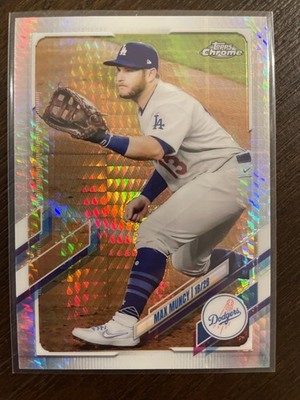 Max Muncy 2021 Topps Chrome Prism Refractor Parallel card #173