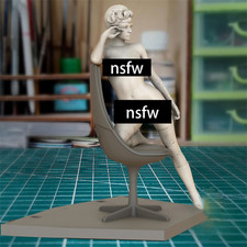 1/24 Sci-Fi Female Officer Resin Model Kit Unpainted Figure Sitting on Chair