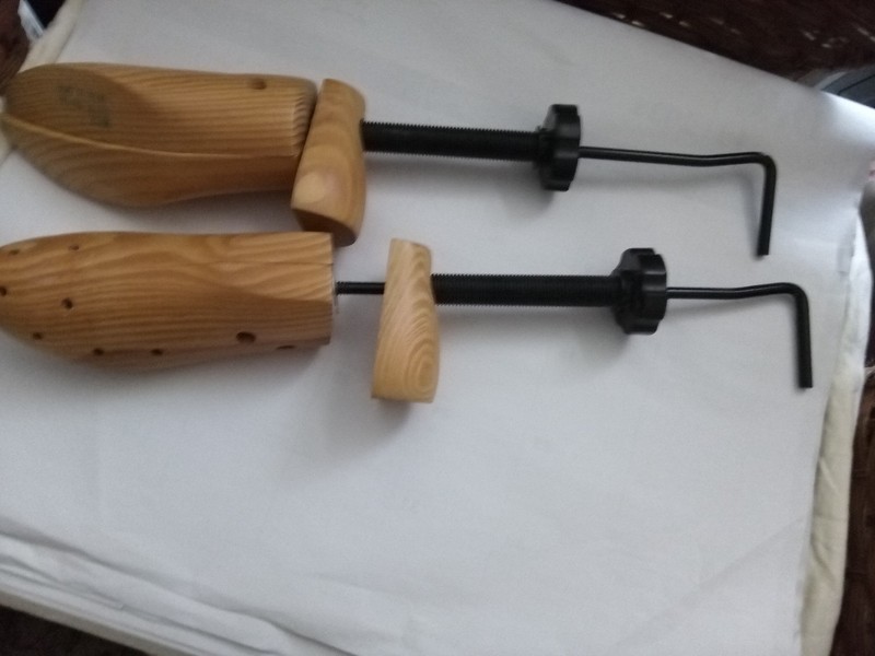 Shoe Stretcher for Men 2-Way Expands Length and Width; Wood and Metal Design 