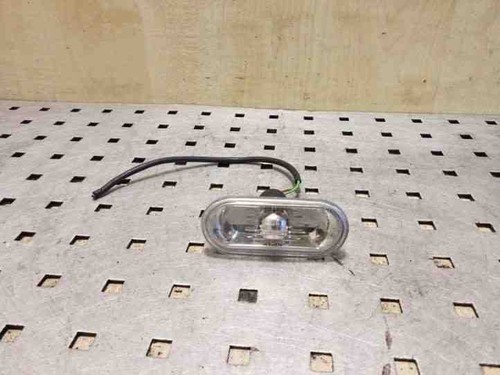 VW PASSAT B5 3B2 Kotflügelblinker vorne rechts 1J0949117 1.90 Diesel 26093355