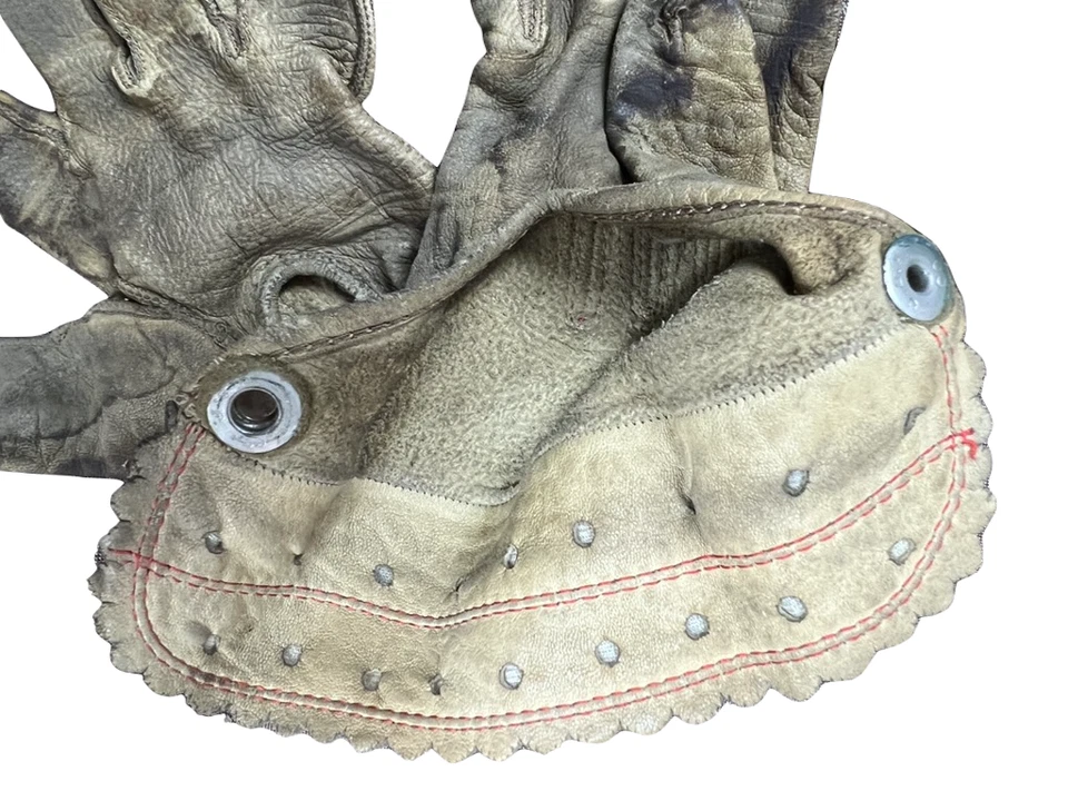 Guantes de cuero Dan 4th Kid de la década de 1870 bordados rojo verde puño guantelete niños Foto 2 de 4