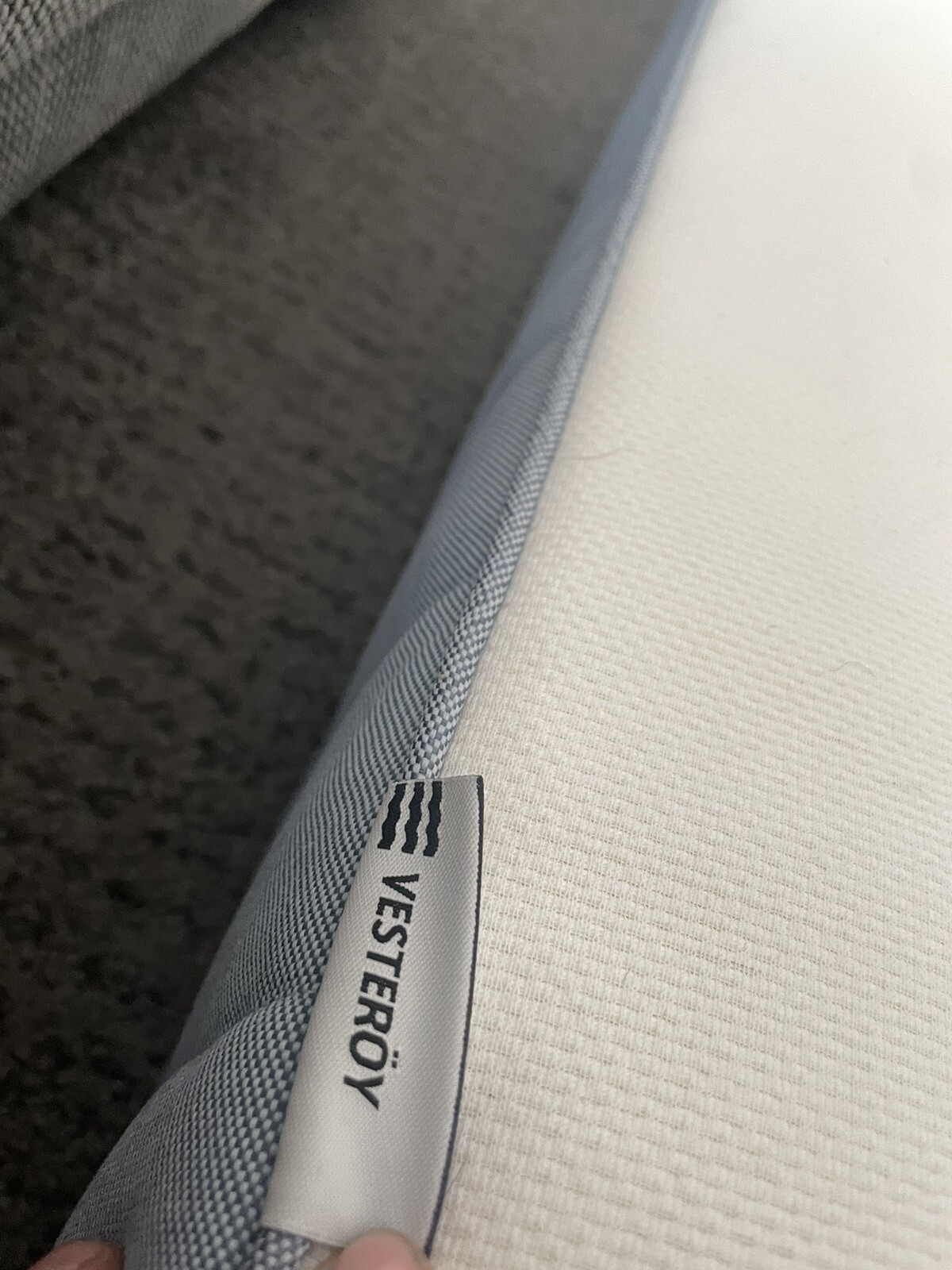 IKEA MATRESS 160x200 (less than 1 month used)