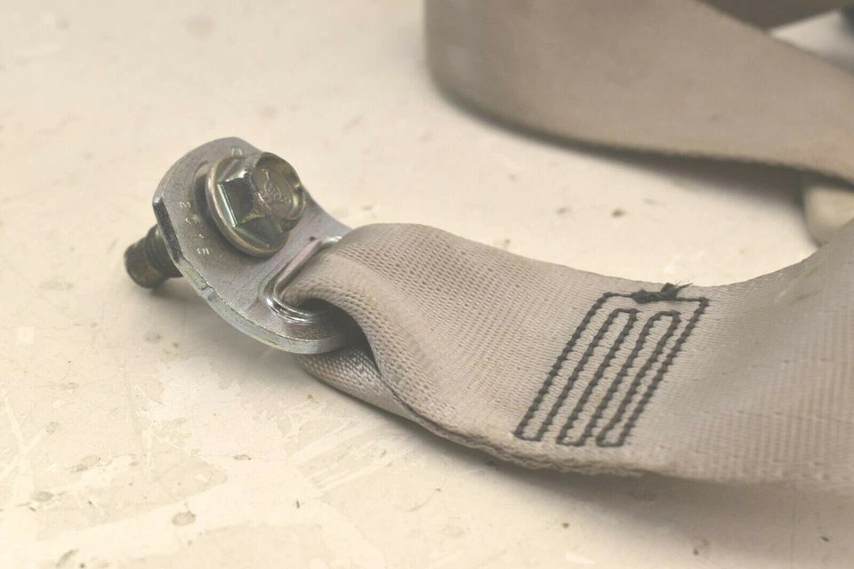 Infinity G37x G25 Q40 2010-2015 sedán OEM asiento trasero lado derecho conjunto de cinturón de seguridad Foto 4 de 4