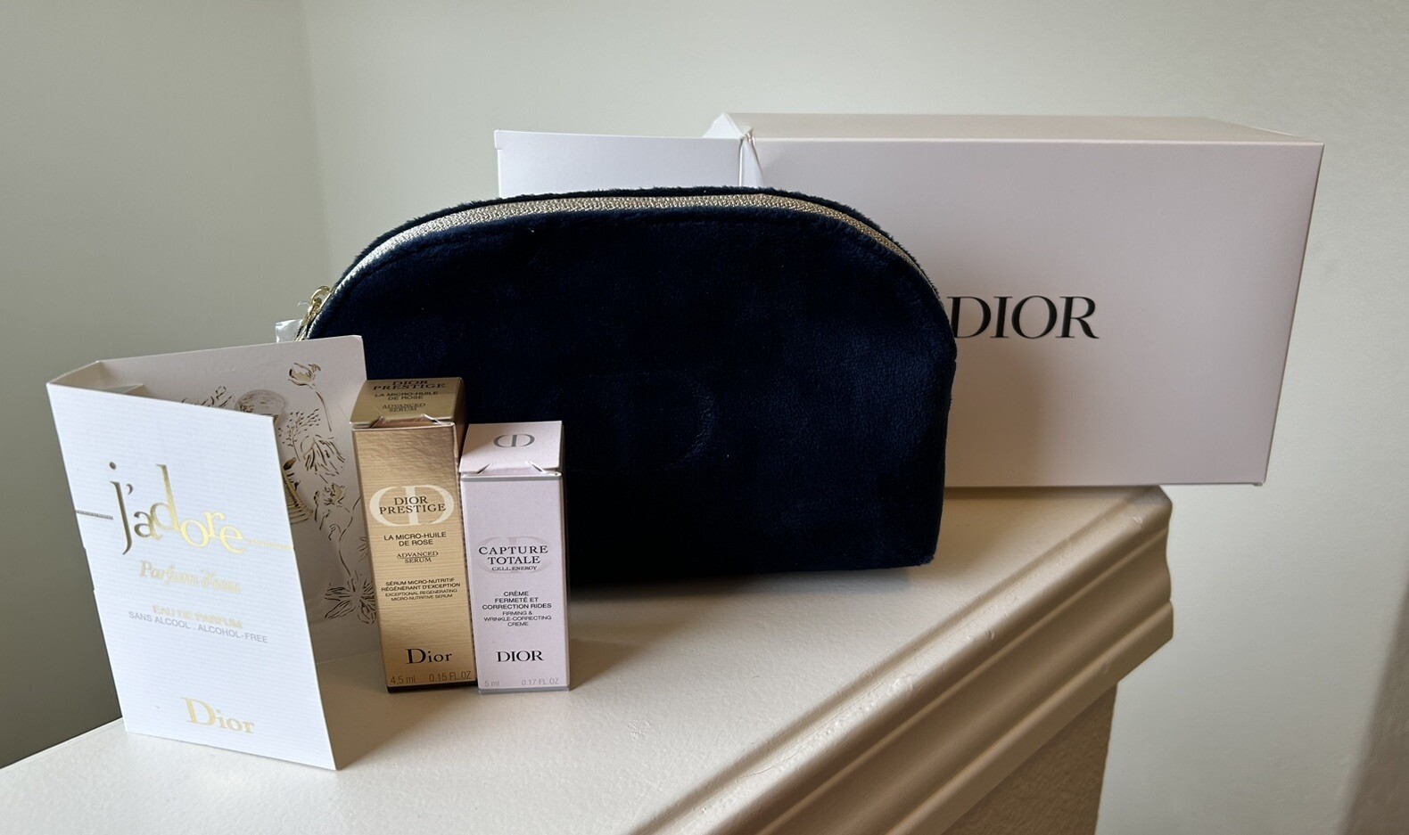 Dior Beauty Pouch Set with 3 Luxury Samples New In Box-image