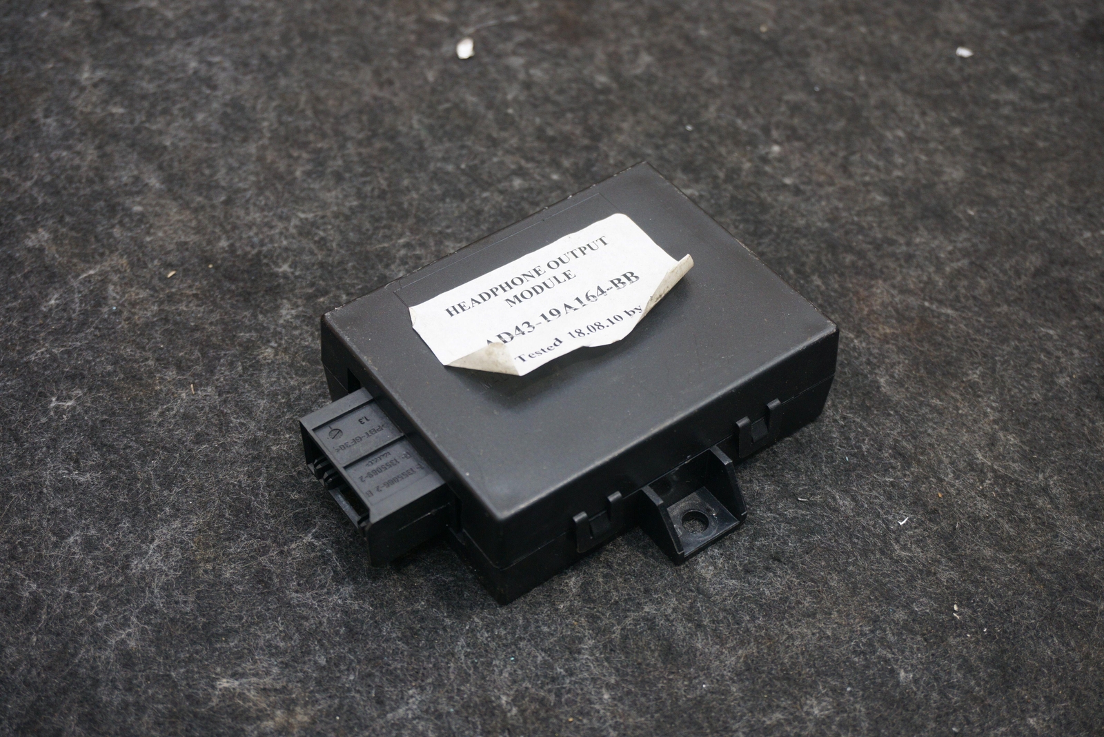 Headphone Output Control Module OEM AD43-19A16-BB Aston Martin Rapide 2011