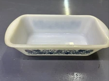 Vintage OvenWare, 522-loaf Milk Glass Pan