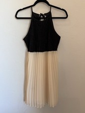 Forever 21 Black Cream Lace Sleeveless Dress Size Small Semi Formal Cocktail