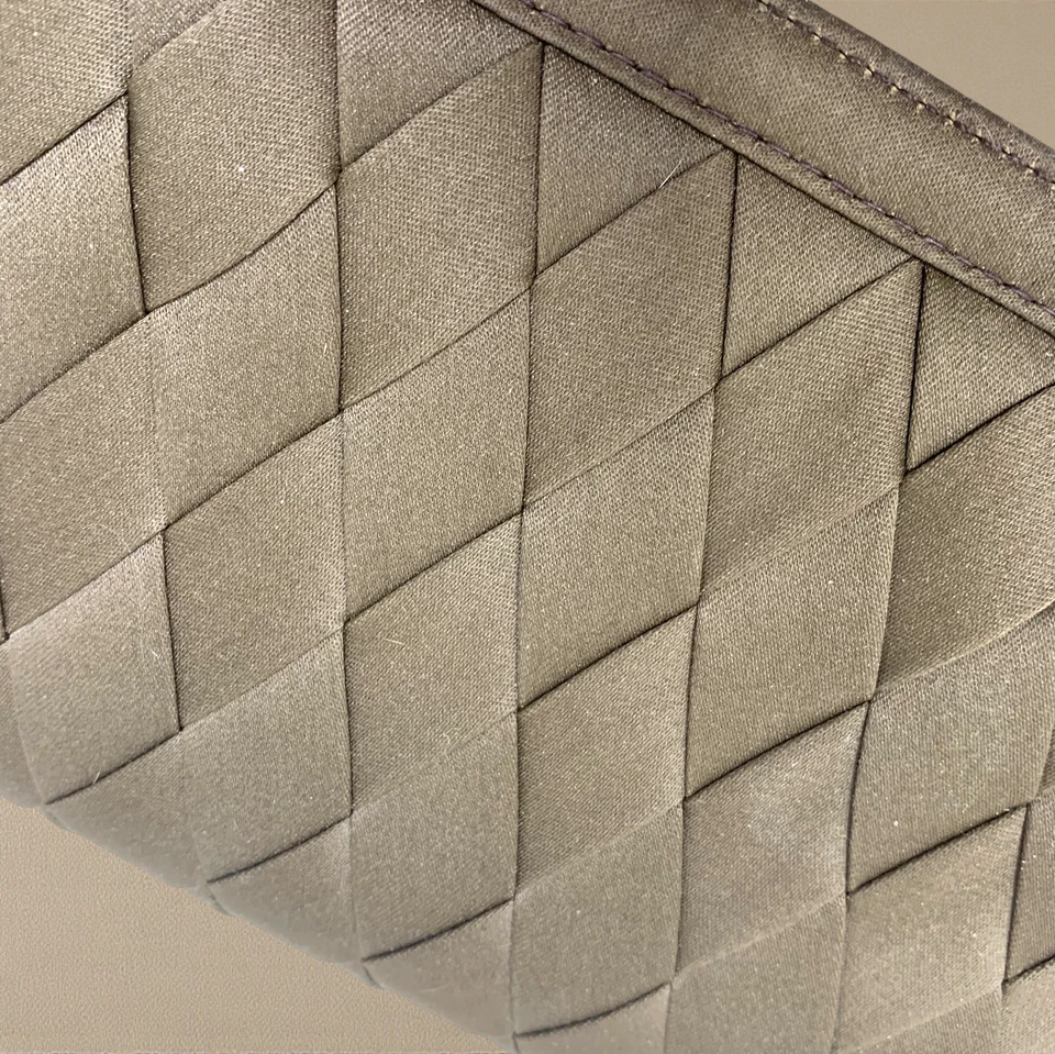 Bolso sin asas convertible vintage de los años 80 Magid marrón oliva tejido satinado cinta Foto 3 de 4